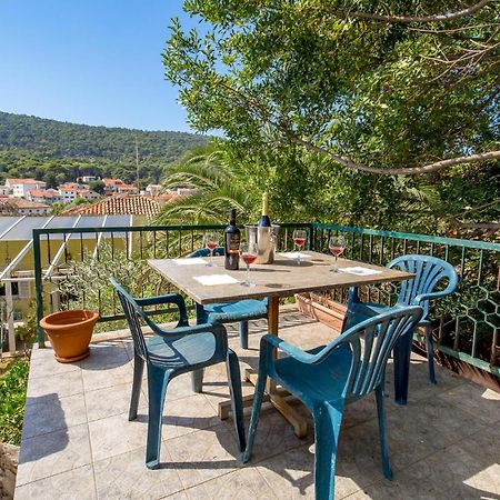 Lovely Apartment In Veli Losinj With Kitchen Εξωτερικό φωτογραφία