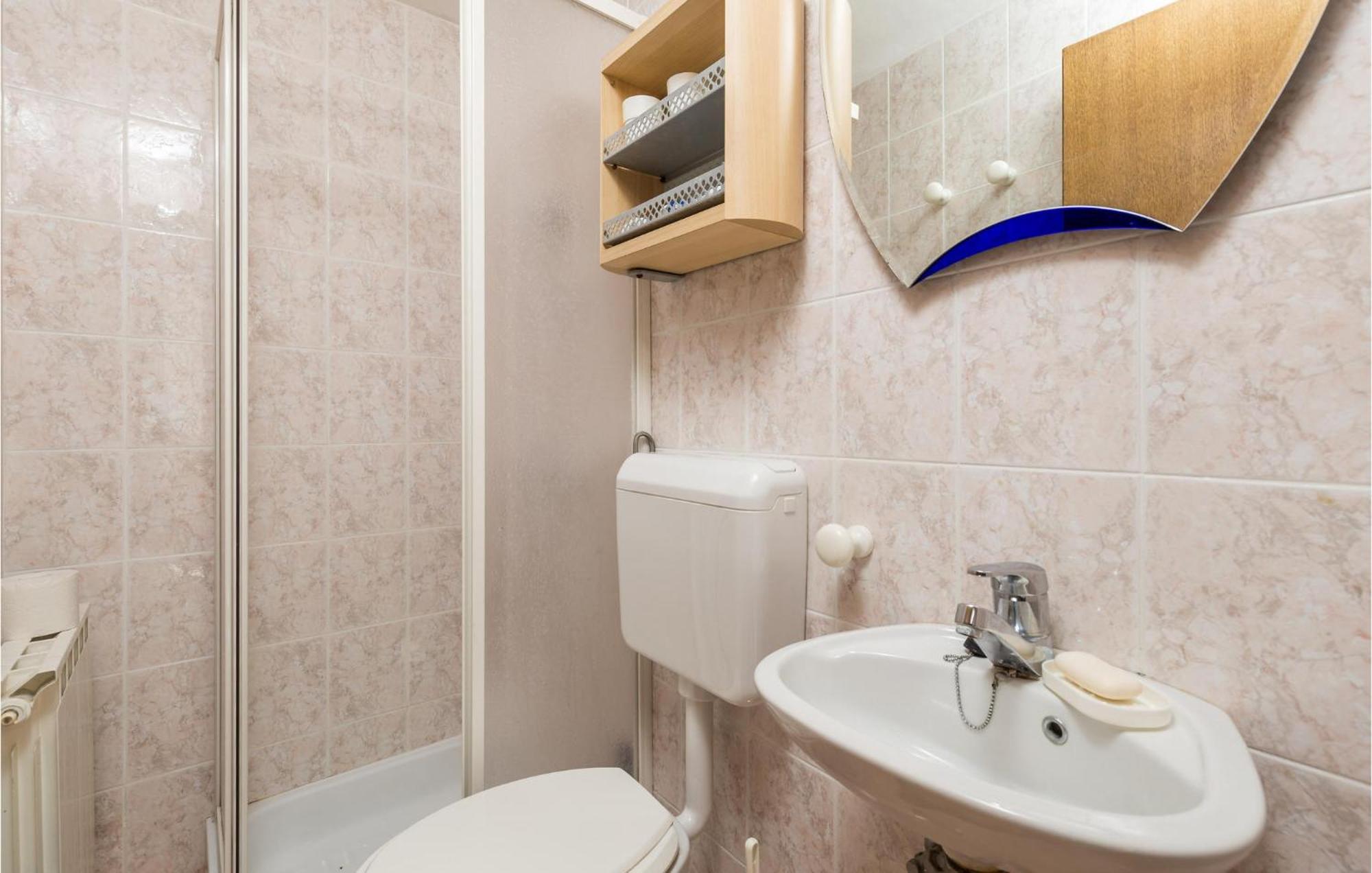 Lovely Apartment In Veli Losinj With Kitchen Εξωτερικό φωτογραφία