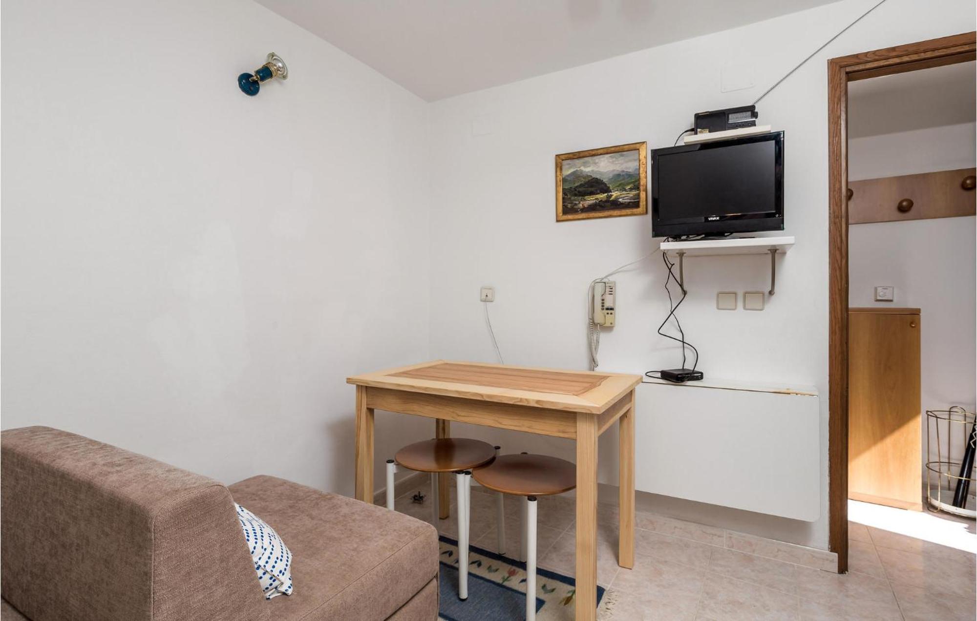 Lovely Apartment In Veli Losinj With Kitchen Εξωτερικό φωτογραφία