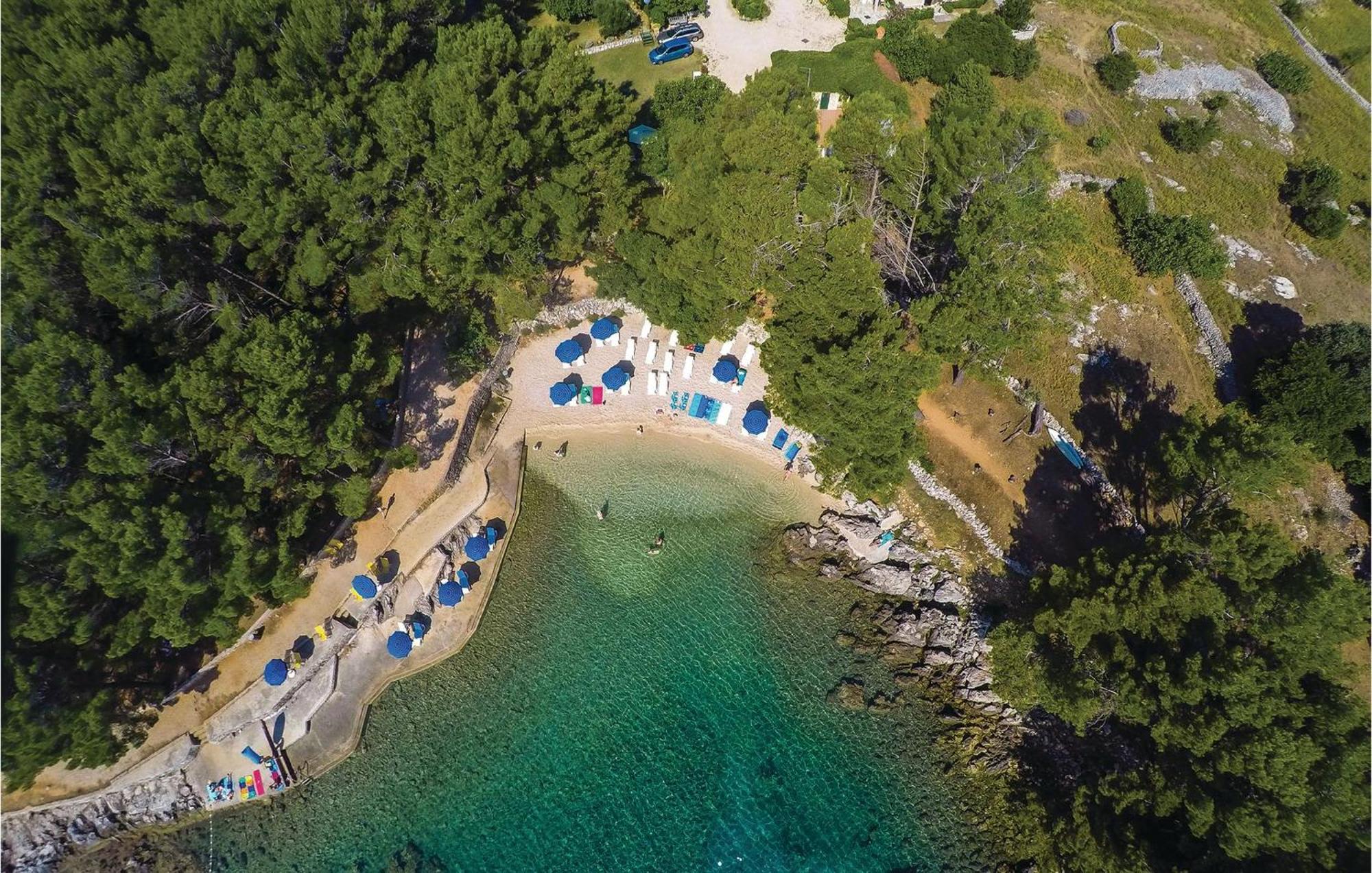 Lovely Apartment In Veli Losinj With Kitchen Εξωτερικό φωτογραφία