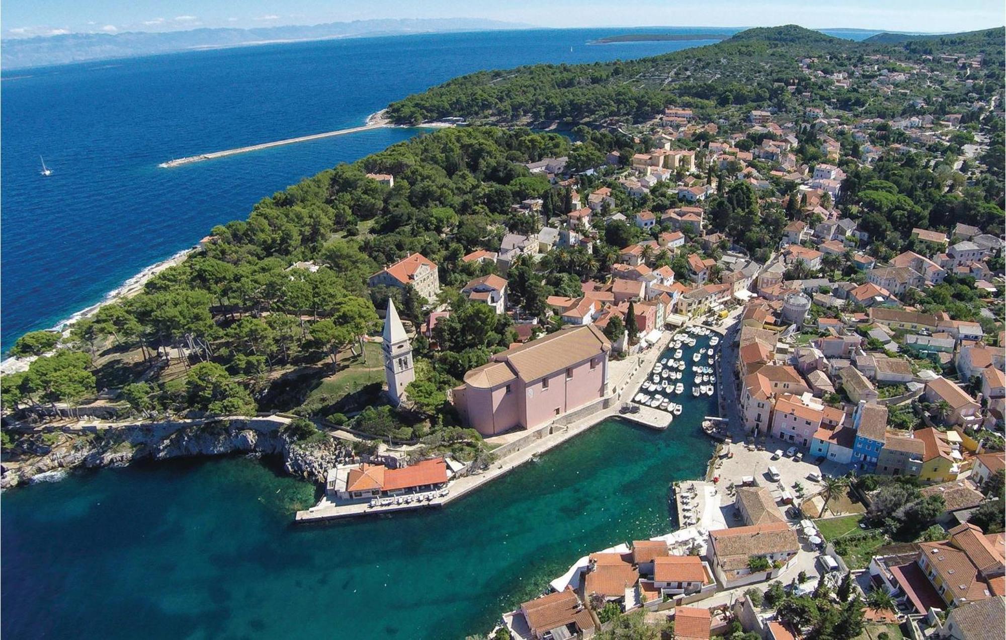 Lovely Apartment In Veli Losinj With Kitchen Εξωτερικό φωτογραφία